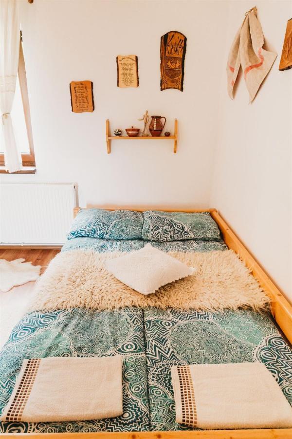 Behiv-Lak Villa Medisoru Mic ภายนอก รูปภาพ